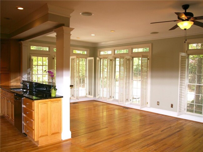 Building Photo - 3845 Ashford Trail NE