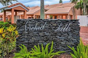 Foto del edificio - 2462 Hidden Lake Dr