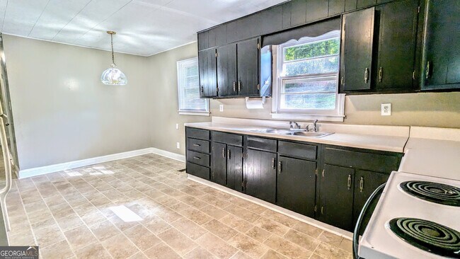 Building Photo - 3625 Looper Lake Rd
