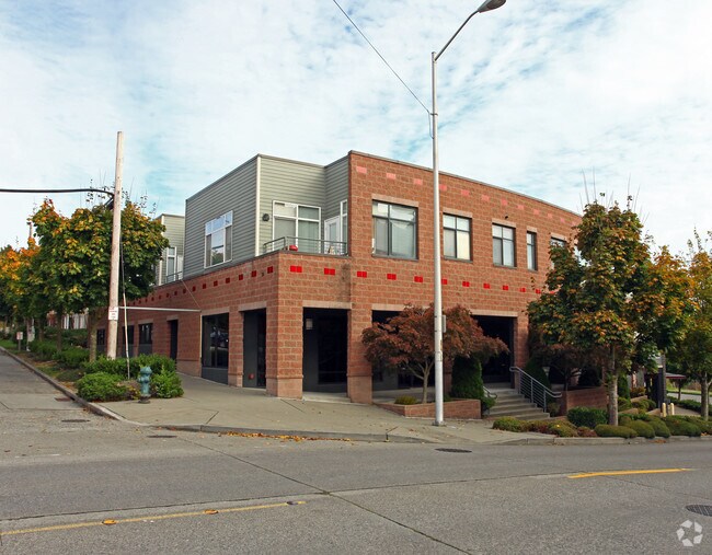 Pacific Pointe &amp; Meridian Park Apartments Seattle, WA