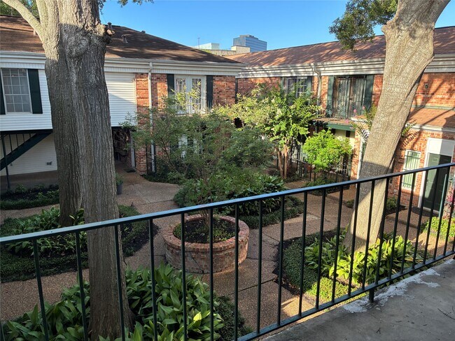 Foto del edificio - 3400 Timmons Ln