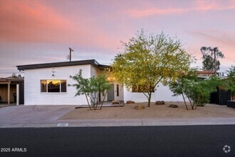 Building Photo - 2307 N 51st Pl