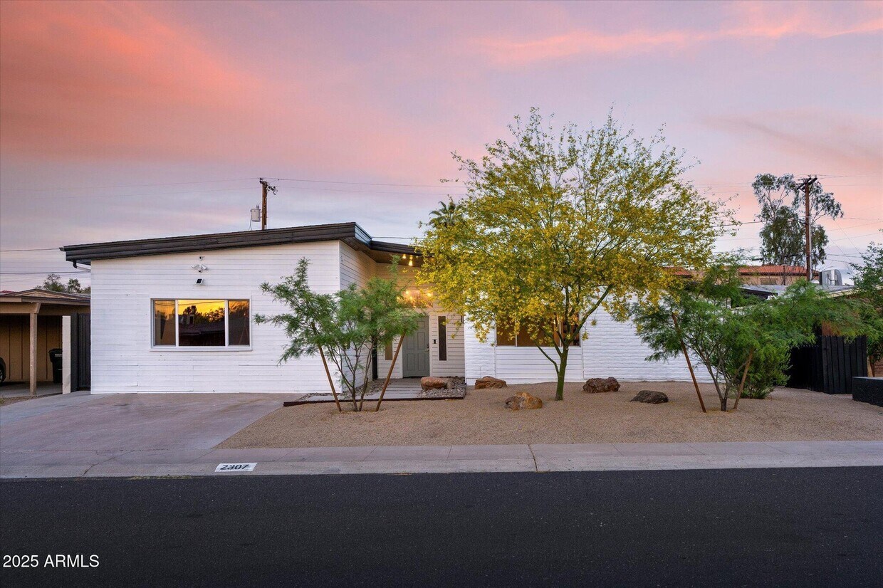 Foto principal - 2307 N 51st Pl