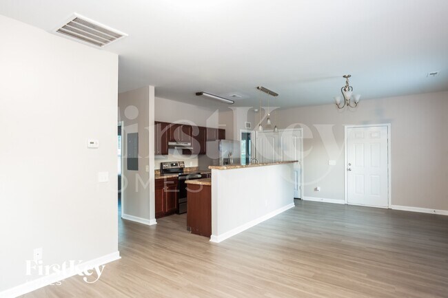 Foto del edificio - 161 Princess Ave SW