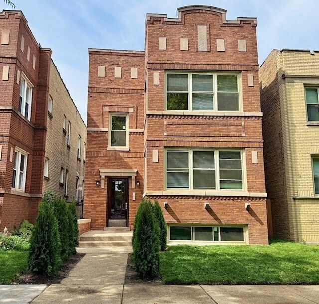 Building Photo - 5852 N Artesian Ave