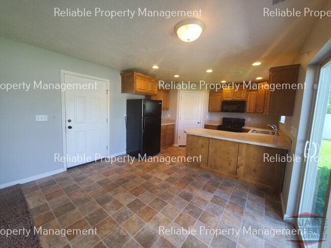 Building Photo - 111 Robison Dr