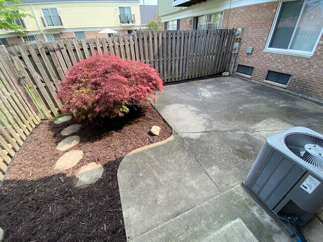Building Photo - 37283 Charter Oaks Blvd