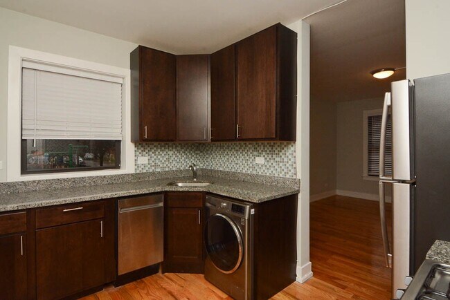 Building Photo - 2919 N Mildred Ave