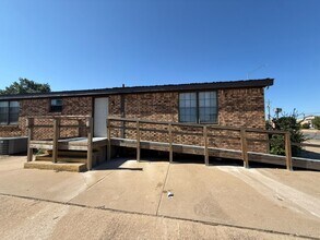 Building Photo - 4728 Taft Blvd