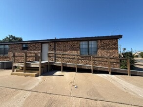 Building Photo - 4728 Taft Blvd