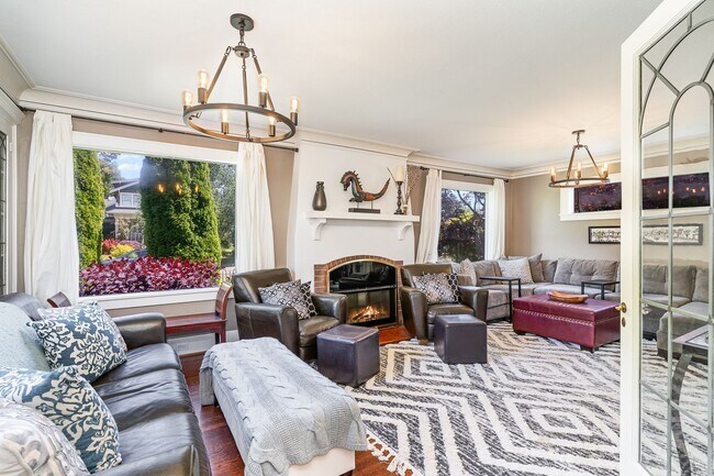 Foto del edificio - 1525 45th Ave SW