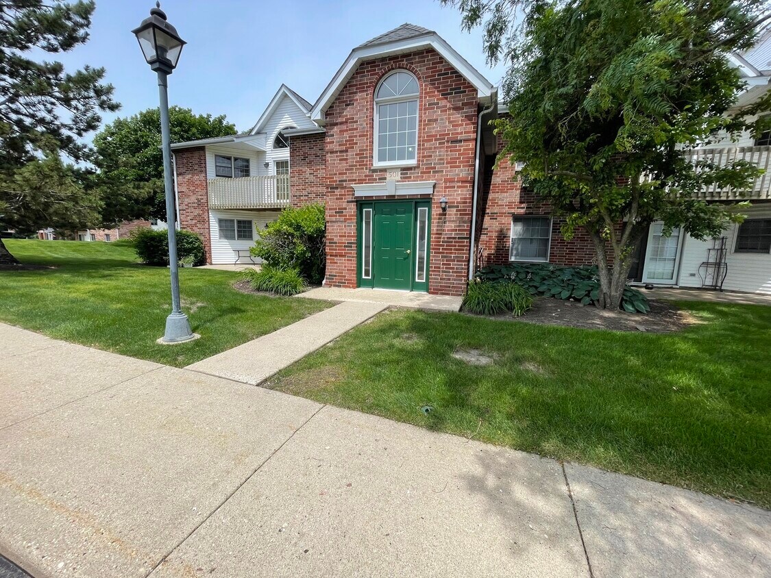Primary Photo - 501 Leah Ln