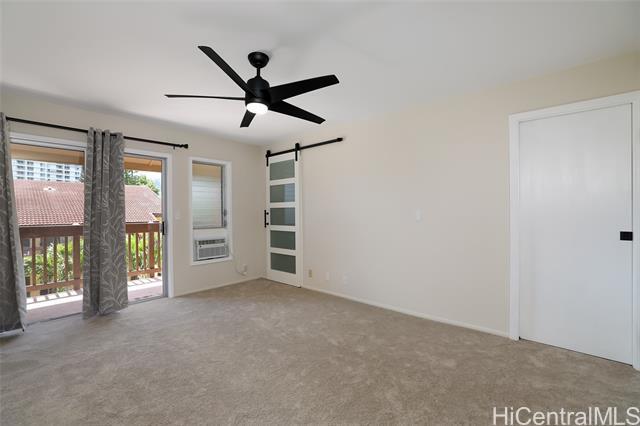 Foto del edificio - 46-063-63 Emepela Pl