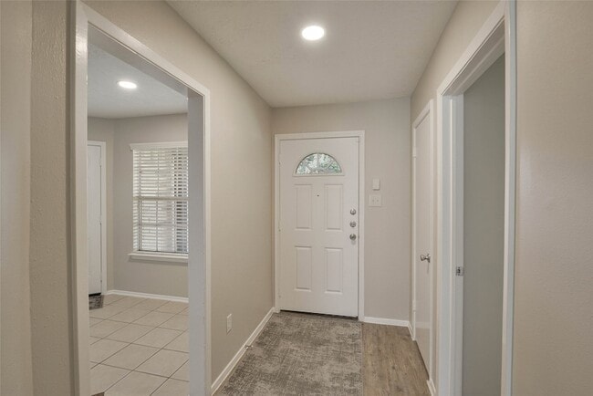 Building Photo - 7211 Fuchsia Ln
