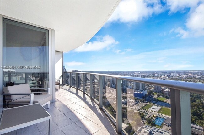 Foto del edificio - 488 NE 18th St