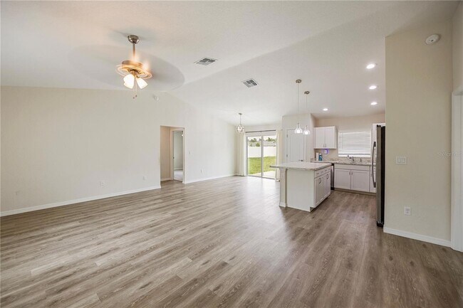 Foto del edificio - 476 Marion Oaks Pass