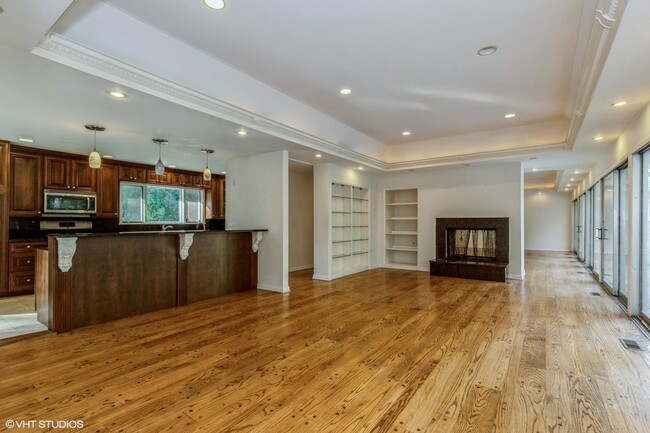 Foto del edificio - 1577 N Green Bay Rd