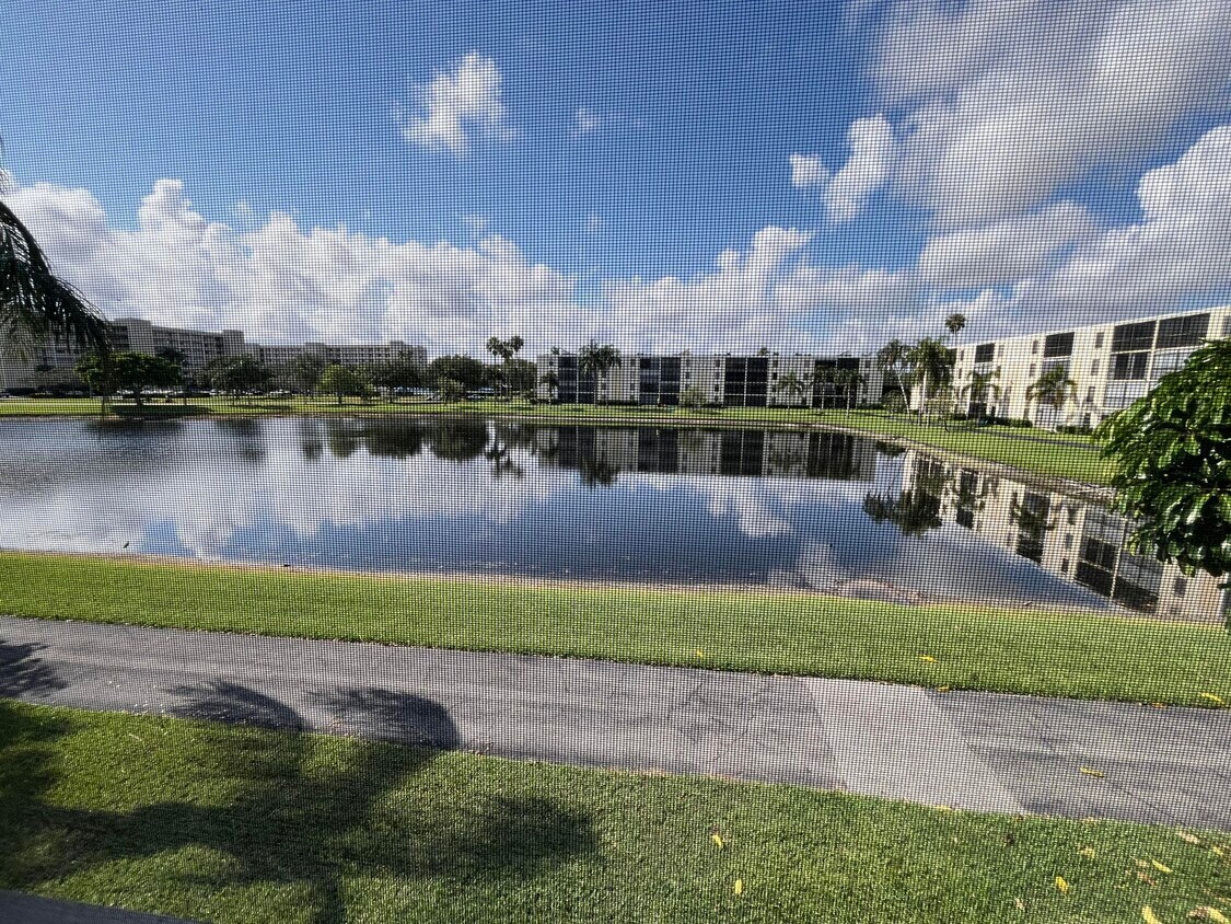 Foto principal - 7340 Amberly Ln