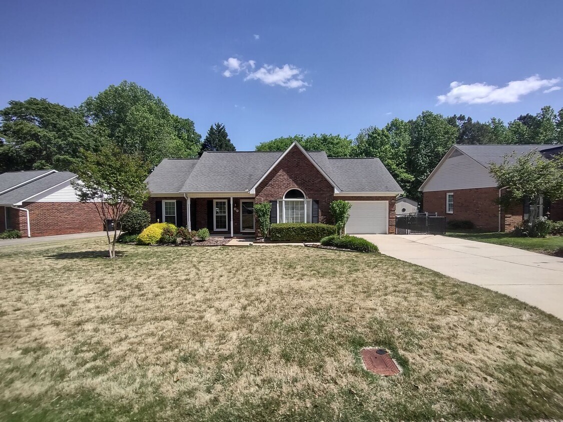 Foto principal - Beautiful Brick Ranch located in Cinnamon ...