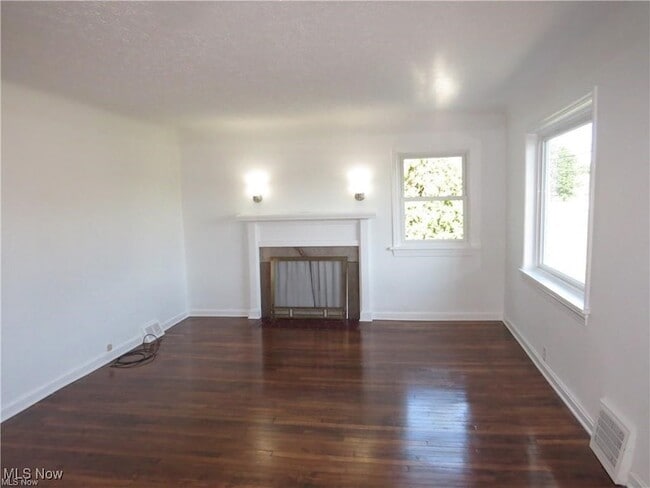 Foto del edificio - 6424 N Ridge Rd