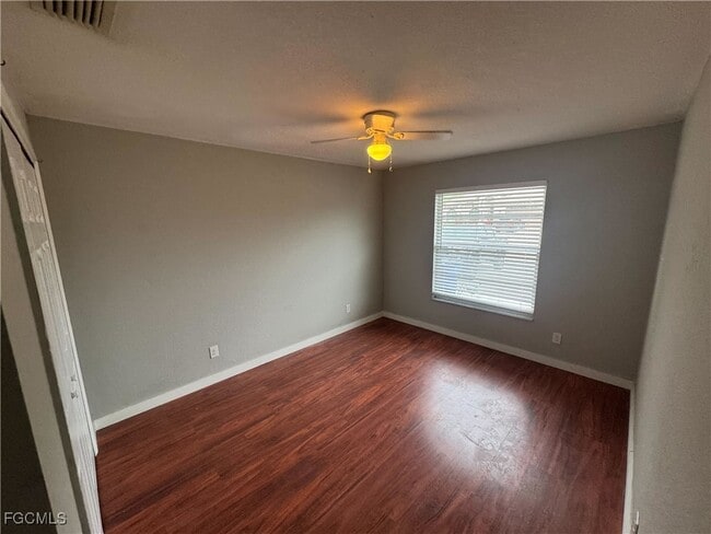 Foto del edificio - 8124 Matanzas Rd