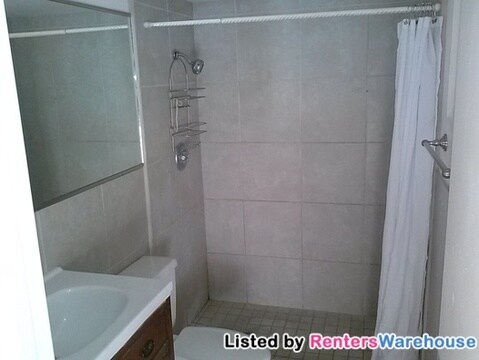 Building Photo - 29 E Pastime Rd