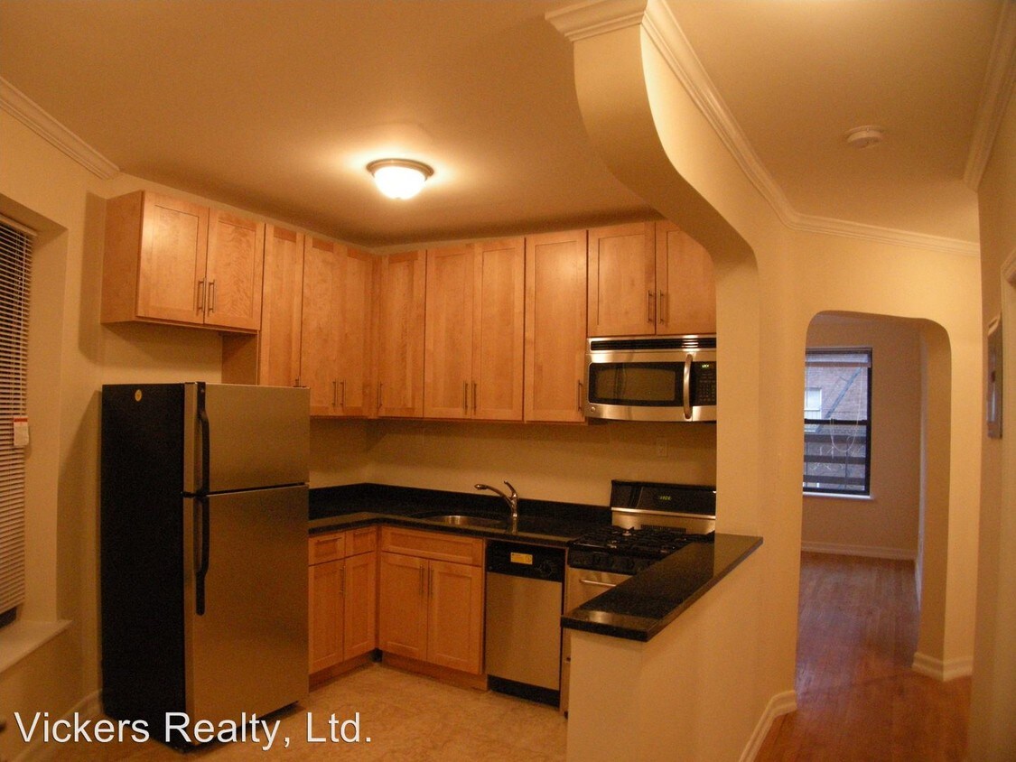 Foto principal - 428 E 83rd St