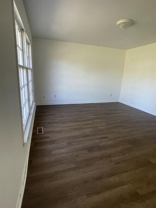 Foto del edificio - 1040 Shalimar Dr