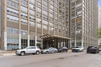 Building Photo - 655w Irving Park Rd