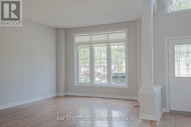 Building Photo - 47 Gemini Crescent