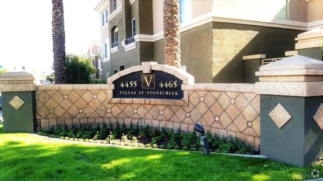 Building Photo - 4465 E Paradise Village Pkwy S APT 1129