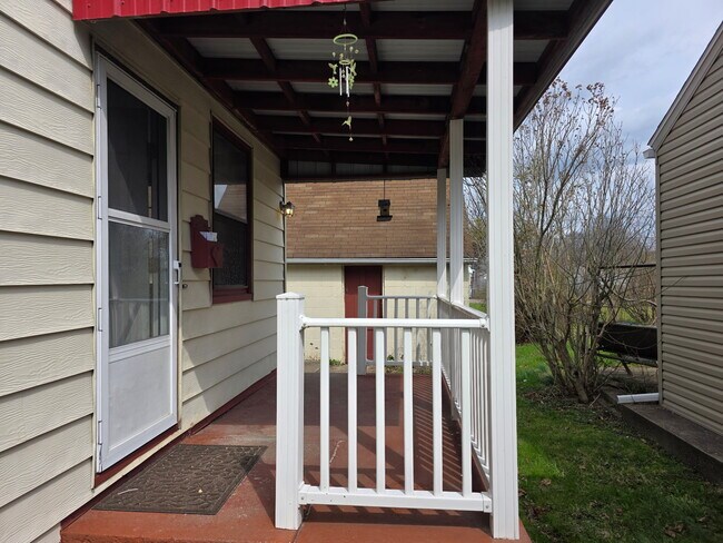 Building Photo - 1204 Kenilworth Ave