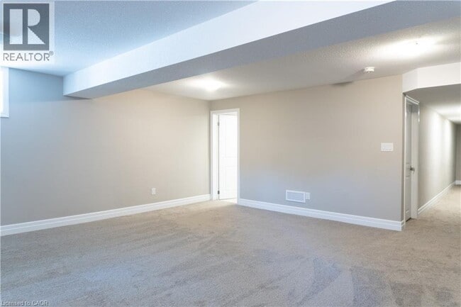 Building Photo - 59 Pondcliffe Dr