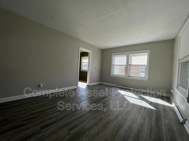 Foto del edificio - 4825 Monroe St