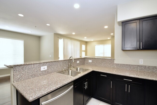 Building Photo - UPGRADED LOVELY 2 BED 2 BATH CONDO AT VISTANA