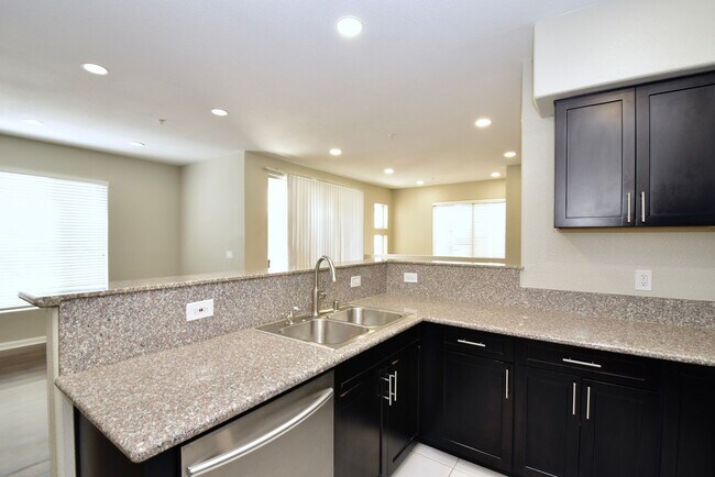 Building Photo - UPGRADED LOVELY 2 BED 2 BATH CONDO AT VISTANA