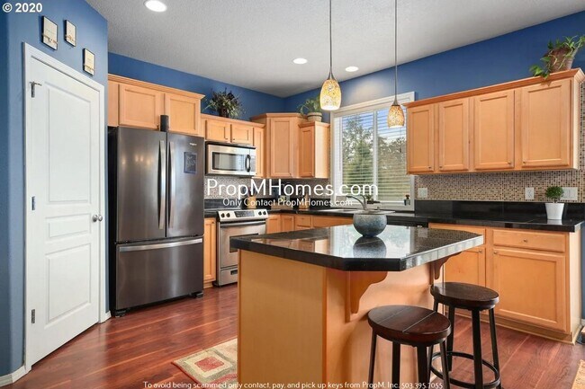 Foto del edificio - Spacious Three Bedroom Home in Aloha!