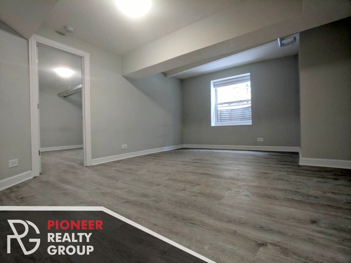 Foto principal - 5051 N Damen Ave