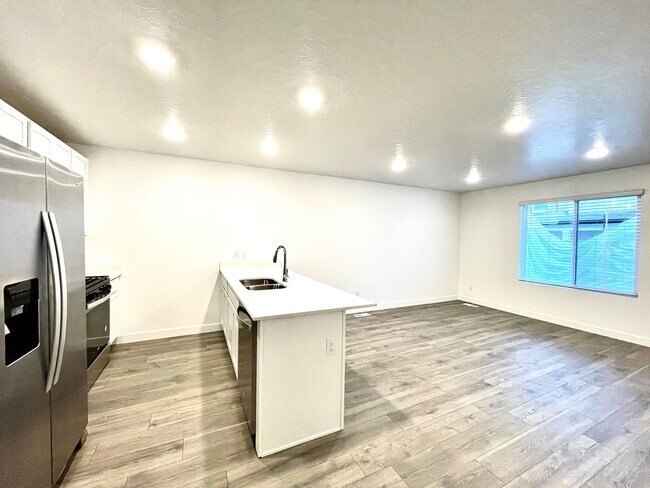 Foto del edificio - Modern 3-Bedroom Townhome in Provo