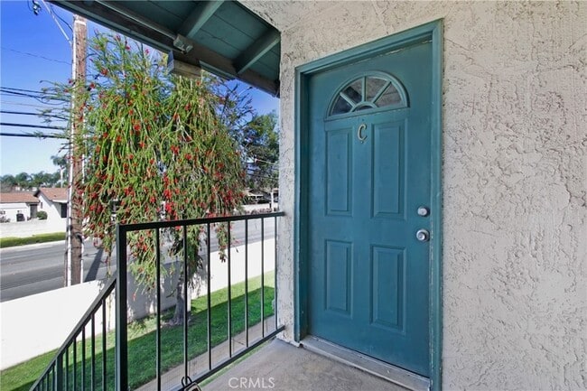 Building Photo - 8711 Lomita Dr