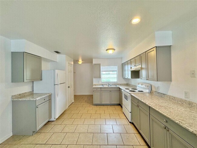 Foto del edificio - 2542 Elm Avenue