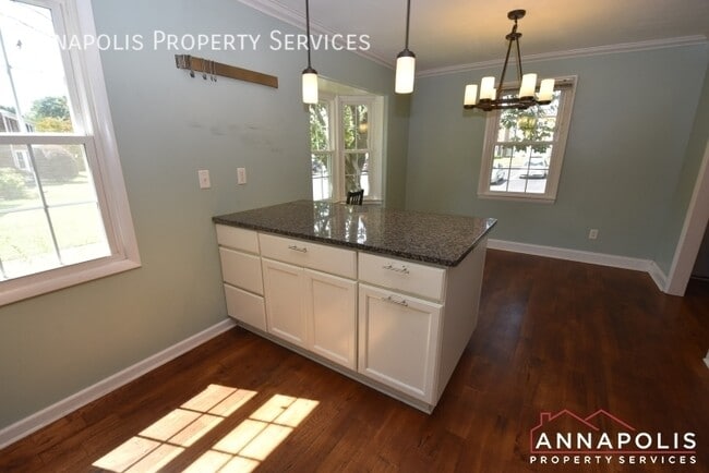 Building Photo - 1750 Aberdeen Cir