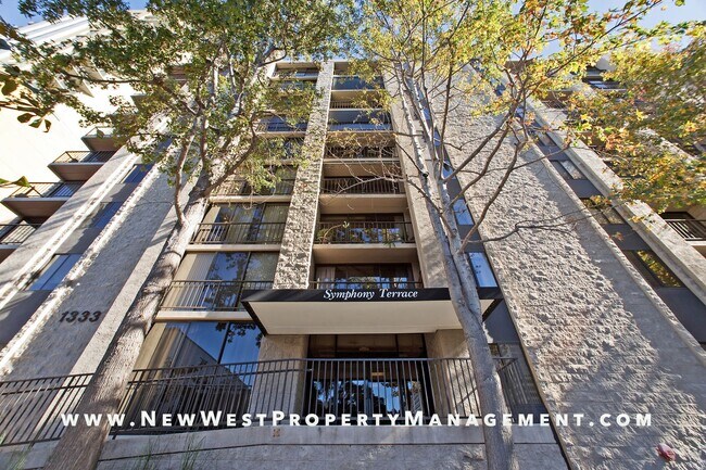 Foto del edificio - Renovated Cortez Hill 2 Bedroom at Symphon...