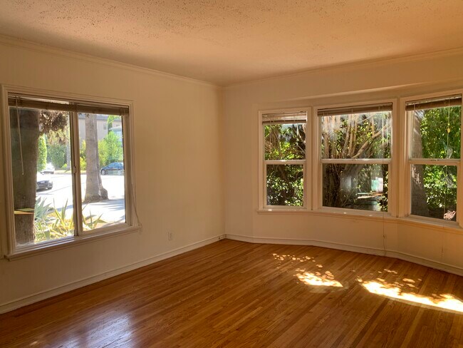 Foto del edificio - 416 N Doheny Dr