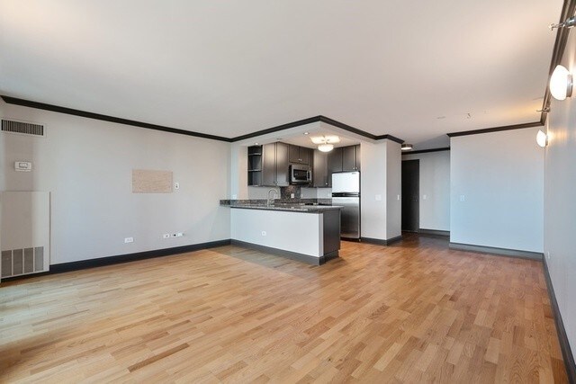 Primary Photo - 440 N McClurg Ct