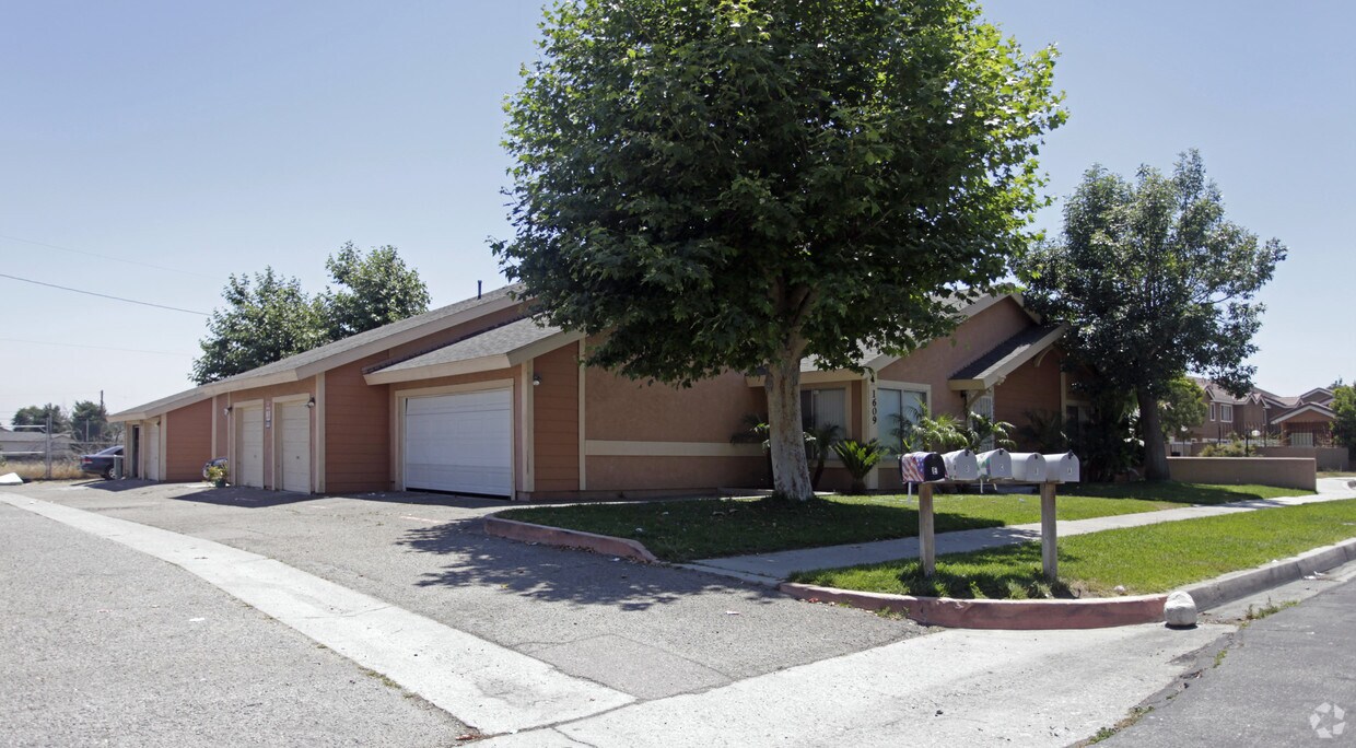 1609 W Ramona Dr, Rialto, CA 92376 Apartments in Rialto, CA