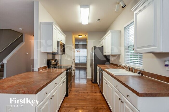 Building Photo - 7923 Baylis Drive