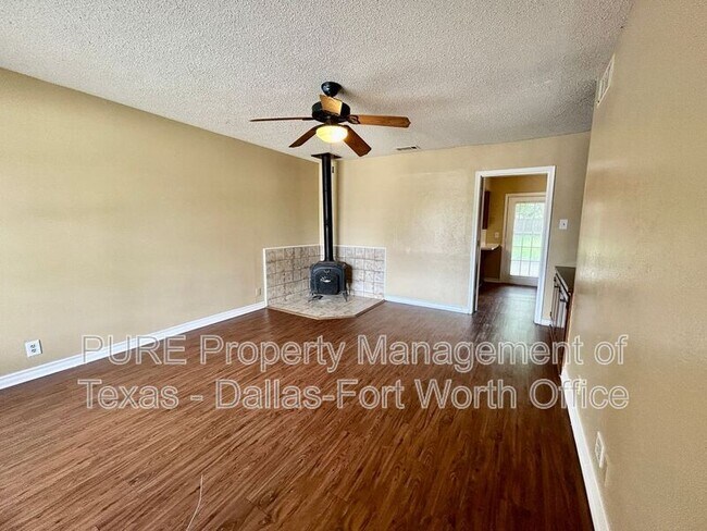 Foto del edificio - 2411 E Mitchell St