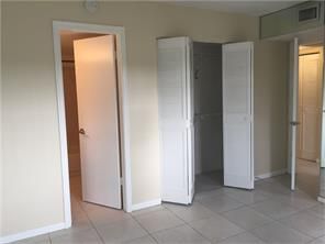 Foto del edificio - 801 Twin Lakes Dr