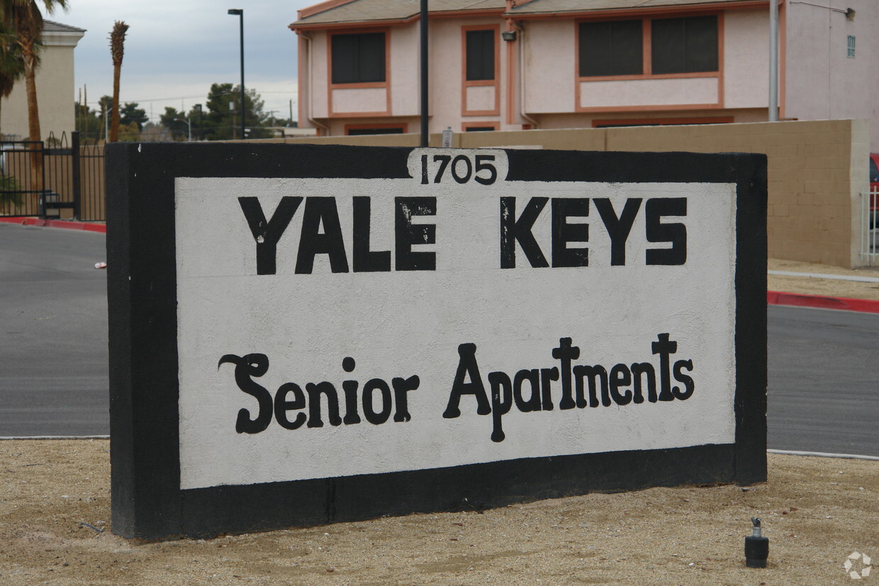 Foto del edificio - Yale Keys Senior Apartments